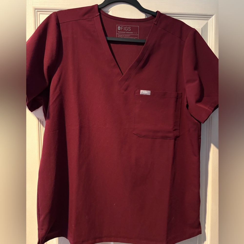 Women’s Figs one pocket scrub top